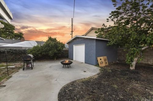 3223 Stonybrook Dr, Anaheim CA  92804-3023 exterior