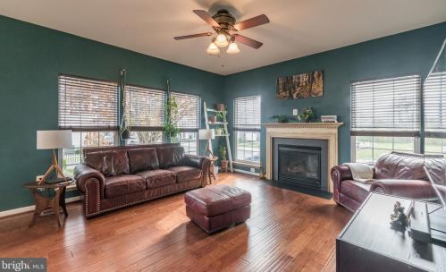 228 Lord Fairfax St, Charles Town WV  25414-2607 exterior