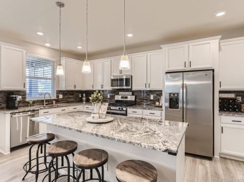 1043 Fultondale Ct, Denver CO  80018-6083 exterior
