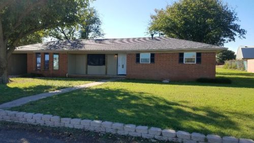 1404 Edwards St, Hollis, OK 73550-3605