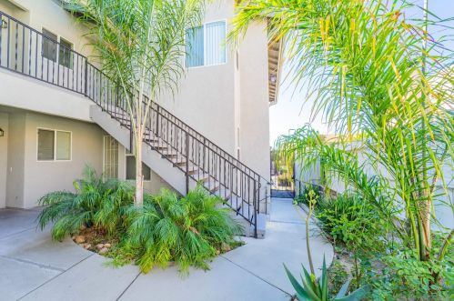 4423 49th St, San Diego, CA 92115-4662