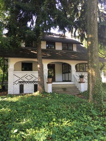307 Washington St, Urbana, IL 61801-4138