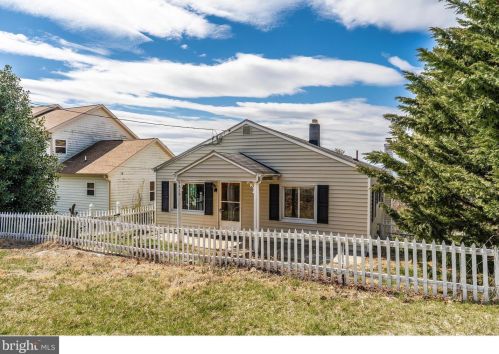 6819 Vale Summit Ln, Middletown MD  21769-6637 exterior
