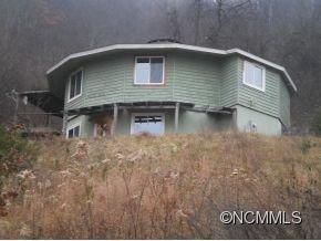 281 Bearwallow Trl, Canton, NC 28716-7709