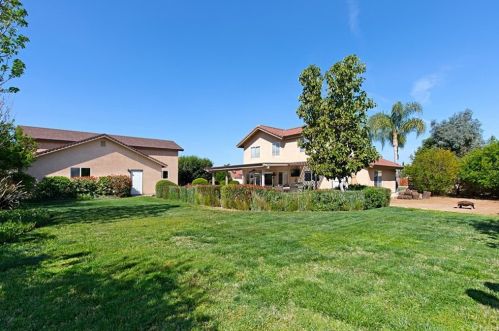 11109 Middleborough Rd, Riverside CA  92503-5814 exterior