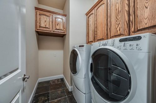 2221 Southern Oaks Dr, Cedar Hill TX 75104-6414 exterior