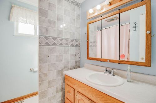 1306 Montego Dr, Springfield OH  45503-6223 exterior
