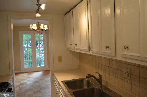 8902 16th St, Silver Spring MD 20910-2231 exterior