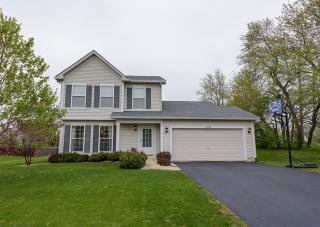 670 Blackhawk Ln, Lemont, IL 60440-6155
