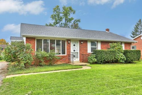 566 F St, Carlisle PA  17013-1349 exterior