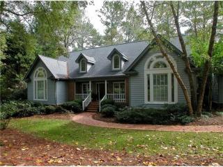 9905 Farmbrook Ln, Alpharetta, GA 30022-1063