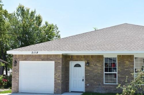 2118 Grayson Ave, Fort Worth TX  76106-6652 exterior