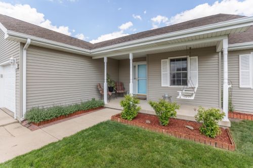 680 Lindsay St, Manteno, IL 60950-8415