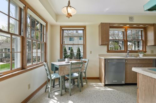 1372 Hazel St, Saint Paul MN  55119-4507 exterior