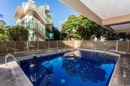 225 Kaiulani Ave, Honolulu HI 96815-3062 exterior