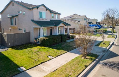 2380 Trail Way, Turlock, CA 95382-8625