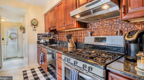 59 Oak Forest Dr, Erial, NJ 08081-9221