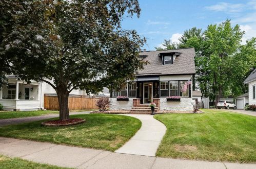 2209 2nd St, Saint Paul MN  55110-3204 exterior