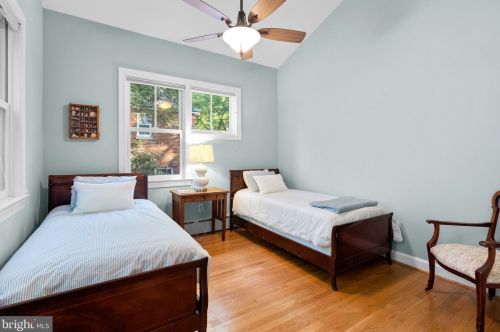 1118 Dl Dr, Silver Spring MD 20910-1601 exterior