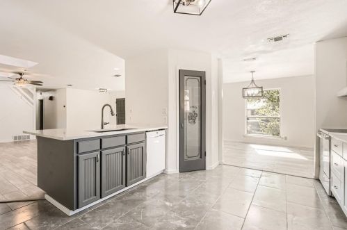 4028 Aragon Dr, Fort Worth TX  exterior