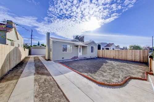 1300 Oaks St, Compton, CA 90221-1235