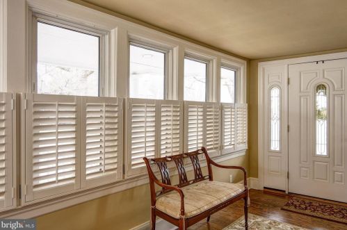 287 Wayne Ave, Tavistock NJ 08033-1008 exterior