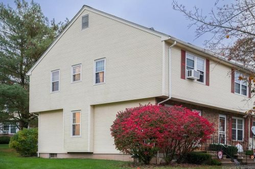 3 Countryside Ln, Middletown CT  06457-6000 exterior