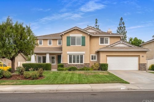 8328 Daisy Ln, Riverside, CA 92508-7101