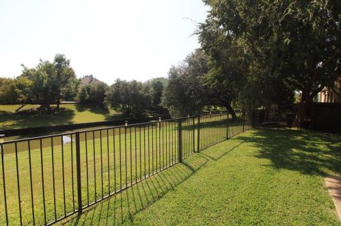 8652 Wellington Pt Dr, Irving TX 75063 exterior