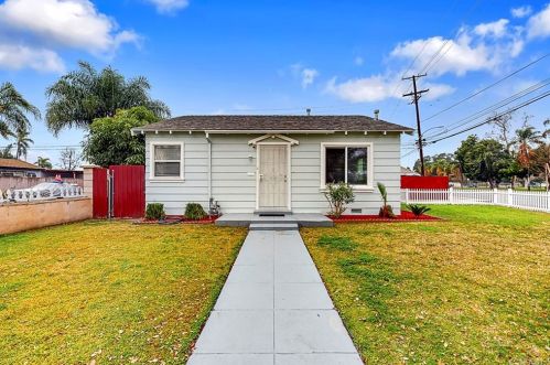 945 Dickel St, Anaheim CA  92805-1808 exterior