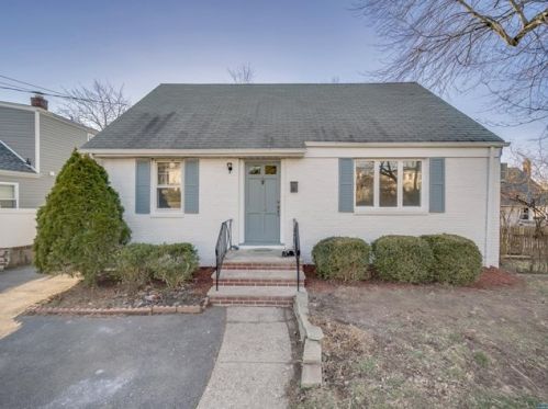 608 Washington Ave, Dumont, NJ 07628-1236