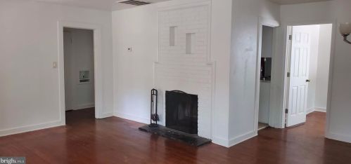 18412 Woodland Dr, Triangle VA  22172-1315 exterior