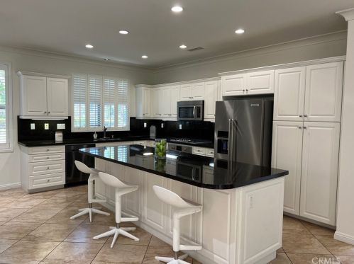 237 Mantle, Irvine CA  92618-1514 exterior