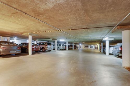 7600 Golden Valley Rd, Minneapolis MN  55427-4575 exterior