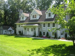 165 Grumman Ave, Norwalk CT  06851-1805 exterior