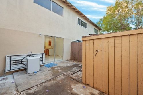 1602 King St, Santa Ana CA  92706-3260 exterior