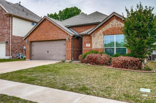 5857 Pearl Oyster Ln, Fort Worth, TX 76179-7563