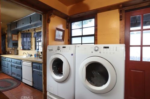 1512 Glenwood Rd, Glendale CA  91201-1838 exterior