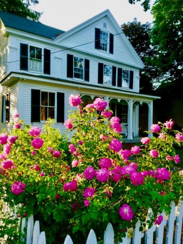 7 Carriage Rd, Amherst, NH 03031-2933