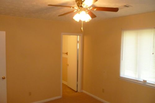 6627 Bent Crk Dr, Rex GA 30273-2102 exterior