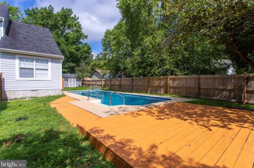 1178 Holly Ave, Shady Side MD 20764-9550 exterior