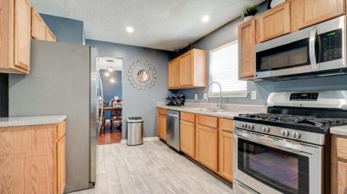 208 Edison Dr, Stockbridge GA  30281-2758 exterior
