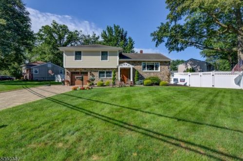 144 Liberty St, Clark, NJ 07066-1835