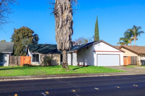 2905 Keller St, Modesto, CA 95355-1909