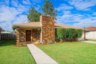 808 Guardian Ave, Gretna LA  70056-5241 exterior
