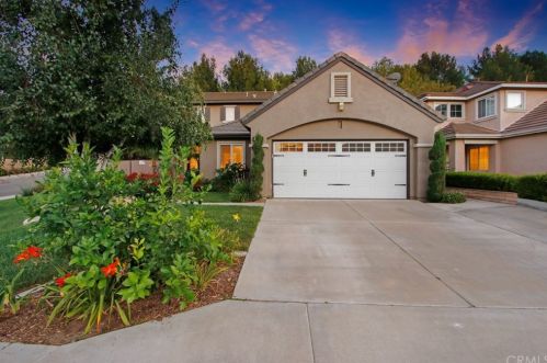8730 Foxhollow Dr, Anaheim, CA 92808-1674