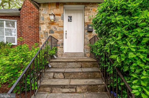 8905 Walden Rd, Silver Spring, MD 20901-3824