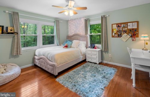 1063 Stuart Rd, Princeton NJ  08540-1219 exterior