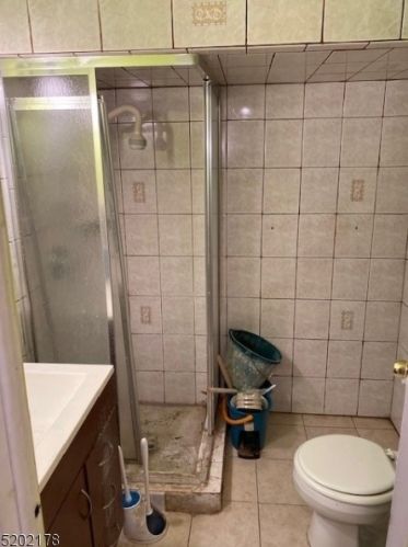 215 Linwood Ave, Paterson NJ 07502-1617 exterior