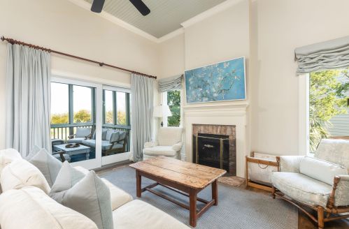 21 Linkside Ct, Isle Of Palms, SC 29451-2831